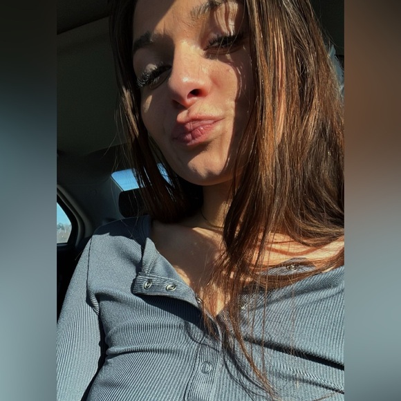 Meet your Posher, Farra - Picture 2 of 2